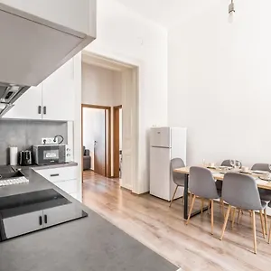 https://lovely-urban-retreat-budapest.inbudapesthotels.com